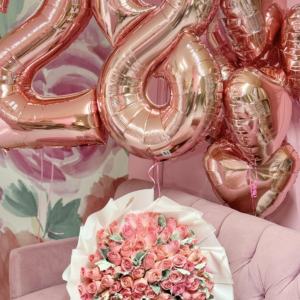 globos y rosas